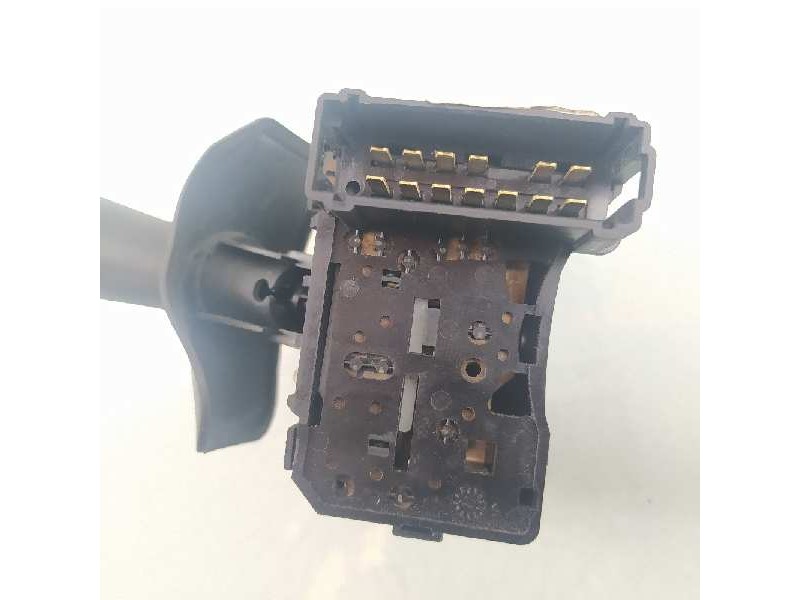 Recambio de mando limpia para dacia duster laureate 4x2 referencia OEM IAM 8200792587  