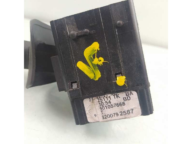 Recambio de mando limpia para dacia duster laureate 4x2 referencia OEM IAM 8200792587  