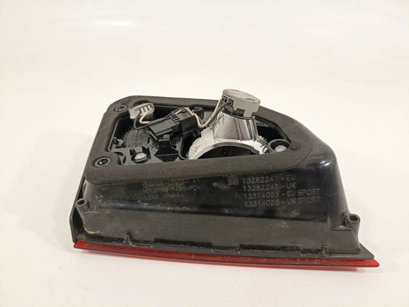 Recambio de piloto trasero derecho para opel astra j sports tourer selective referencia OEM IAM 13314053  