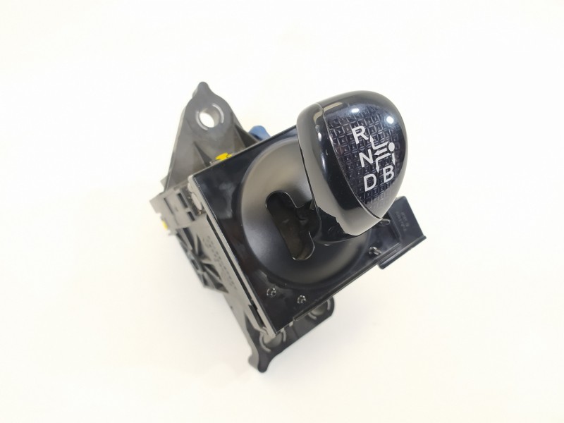 Recambio de palanca cambio para toyota auris hybrid active business plus referencia OEM IAM 75C583LHD  
