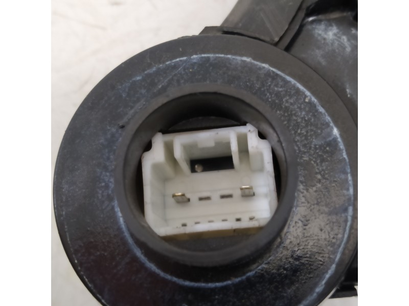 Recambio de cerradura puerta trasera derecha para toyota avensis wagon (t25) 2.2 d-4d executive referencia OEM IAM   