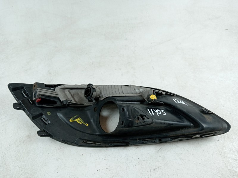 Recambio de rejilla paragolpes izquierda para opel astra j sports tourer selective referencia OEM IAM 13368708 662588537 