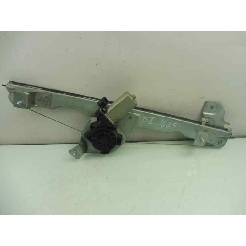 Recambio de elevalunas delantero izquierdo para dacia duster laureate 4x2 referencia OEM IAM 8200733829  