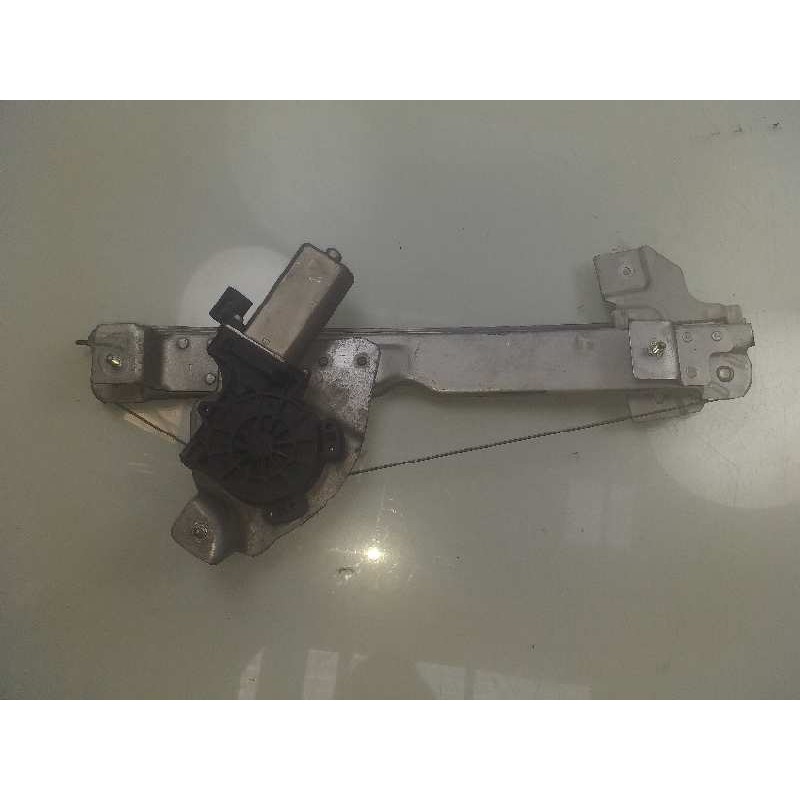 Recambio de elevalunas trasero izquierdo para dacia duster laureate 4x2 referencia OEM IAM 8200733831  