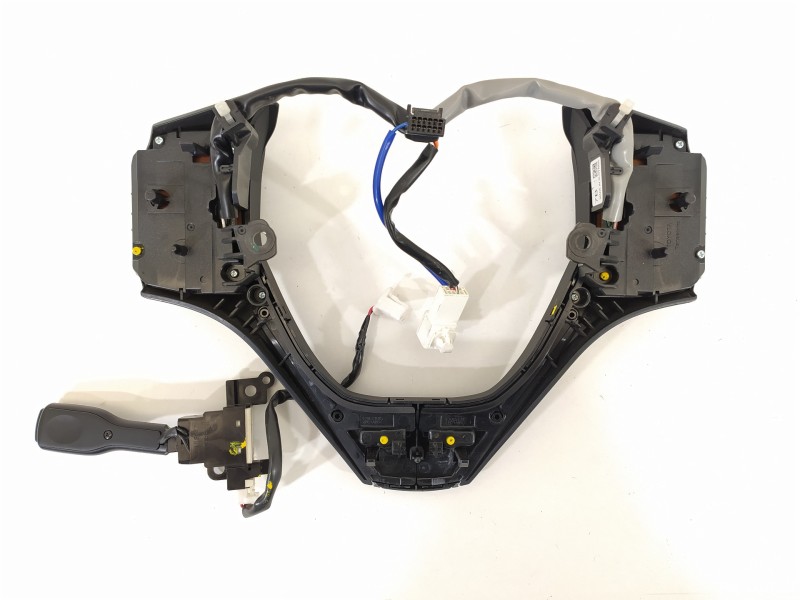 Recambio de mando volante para toyota auris hybrid active business plus referencia OEM IAM 8424712040 18A174 