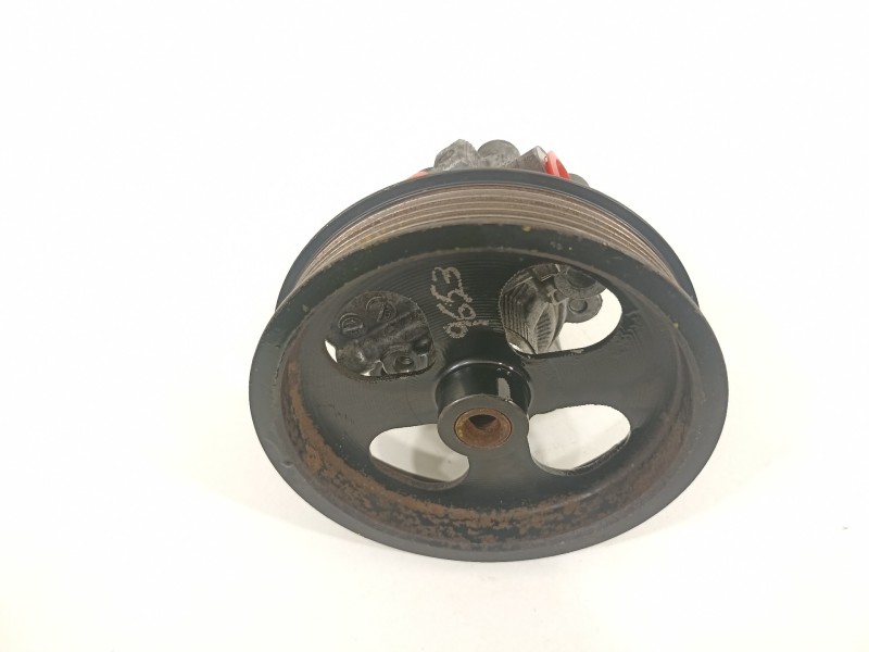 Recambio de bomba direccion para toyota avensis wagon (t25) 2.2 d-4d executive referencia OEM IAM 4431005100  