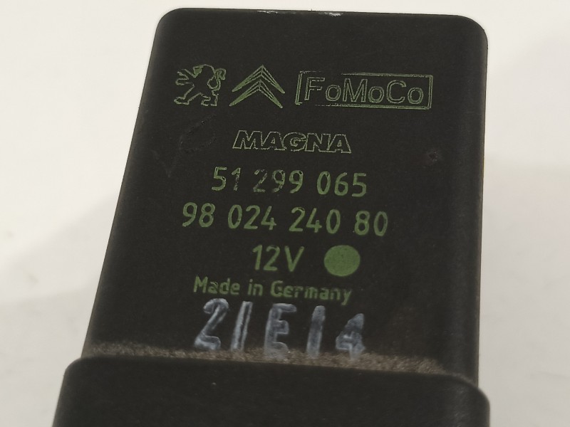 Recambio de caja precalentamiento para citroën c3 collection referencia OEM IAM 9802424080  