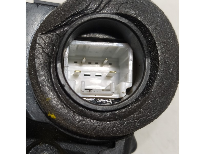 Recambio de cerradura puerta trasera derecha para toyota auris hybrid active business plus referencia OEM IAM   