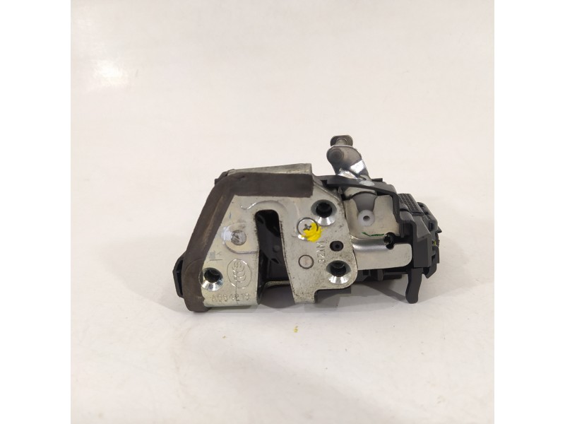 Recambio de cerradura puerta trasera derecha para toyota auris hybrid active business plus referencia OEM IAM   