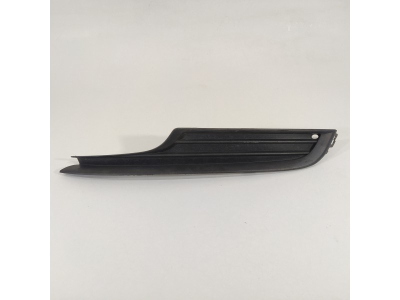 Recambio de rejilla paragolpes izquierda para volkswagen golf vii lim. sport bluemotion referencia OEM IAM 5G0853665  
