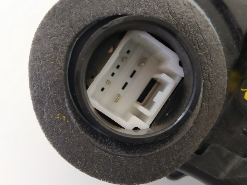 Recambio de cerradura puerta trasera izquierda para toyota auris hybrid active business plus referencia OEM IAM   