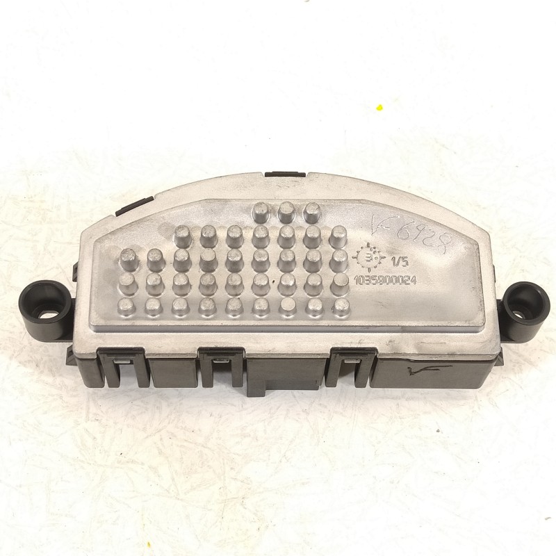 Recambio de resistencia calefaccion para volkswagen golf vii lim. sport bluemotion referencia OEM IAM 5Q0907521D F011O00147528 