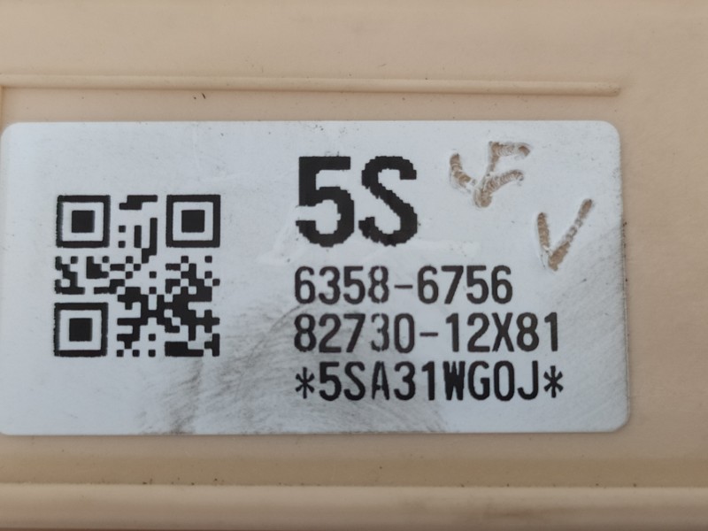 Recambio de caja reles / fusibles para toyota auris hybrid active business plus referencia OEM IAM 63586756 8273012X81 892210248