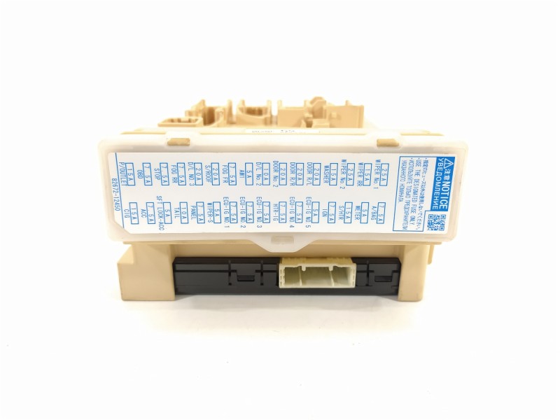 Recambio de caja reles / fusibles para toyota auris hybrid active business plus referencia OEM IAM 63586756 8273012X81 892210248