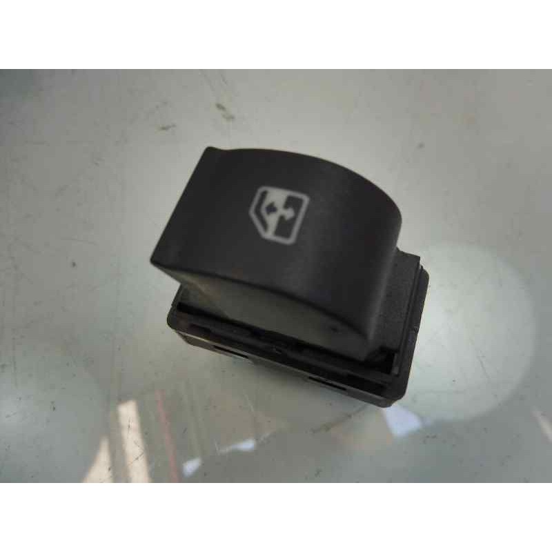 Recambio de mando elevalunas delantero derecho para opel combo d expression l1h1 referencia OEM IAM 30170239  