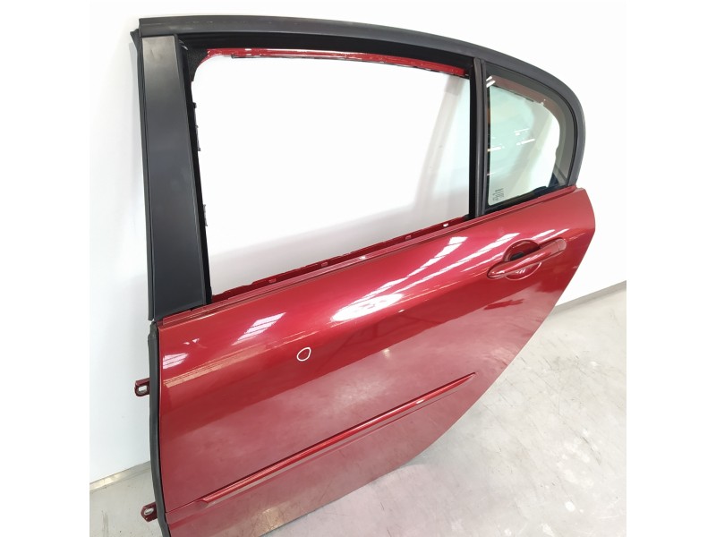 Recambio de puerta trasera izquierda para renault laguna iii expression referencia OEM IAM 821130001R  