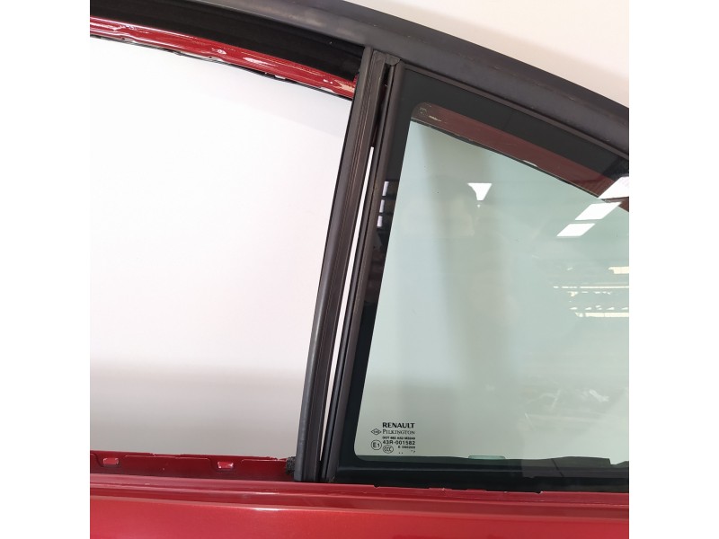 Recambio de puerta trasera izquierda para renault laguna iii expression referencia OEM IAM 821130001R  