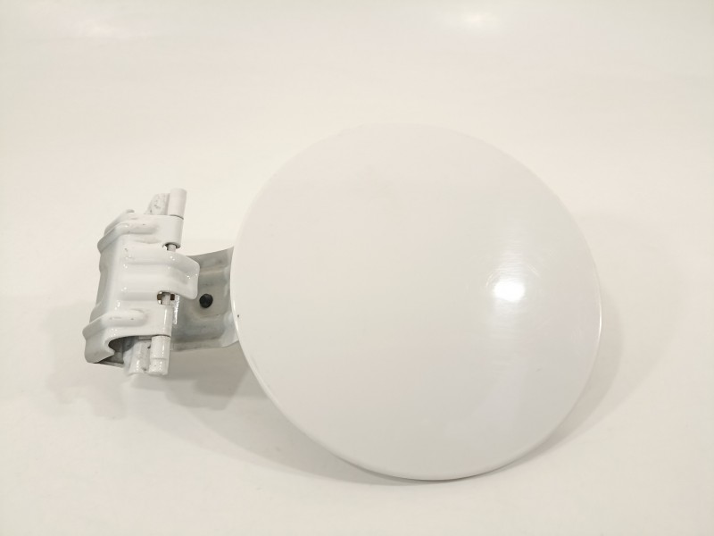 Recambio de tapa exterior combustible para toyota auris hybrid active business plus referencia OEM IAM 7735012550  