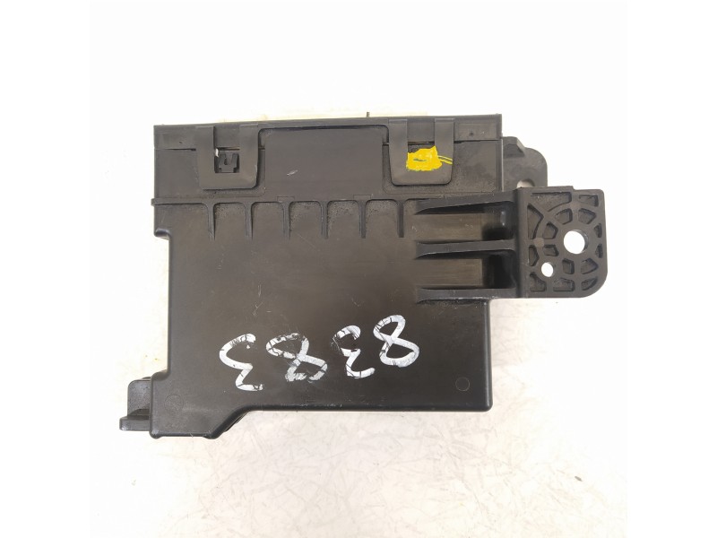 Recambio de modulo electronico para toyota auris hybrid active business plus referencia OEM IAM 8865002N00  