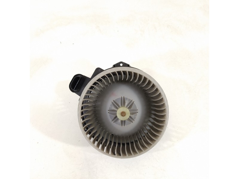 Recambio de ventilador calefaccion para toyota auris hybrid active business plus referencia OEM IAM AV2727008085  