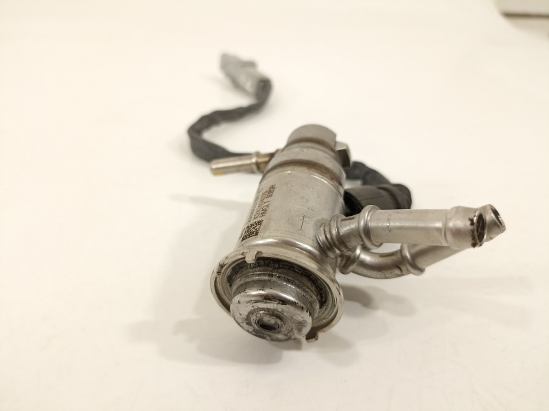 Recambio de inyector para renault clio v intens referencia OEM IAM 208995377R  