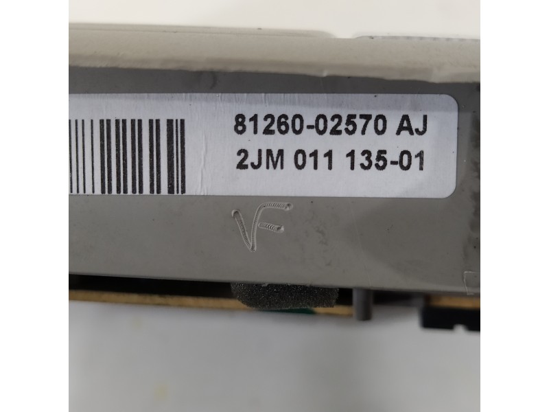 Recambio de luz interior para toyota auris hybrid active business plus referencia OEM IAM 8126002570 2JM011135 