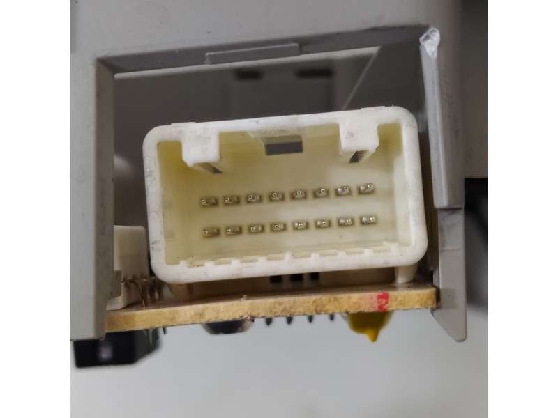 Recambio de luz interior para toyota auris hybrid active business plus referencia OEM IAM 8126002570 2JM011135 