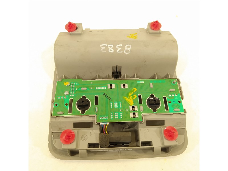 Recambio de luz interior para toyota auris hybrid active business plus referencia OEM IAM 8126002570 2JM011135 