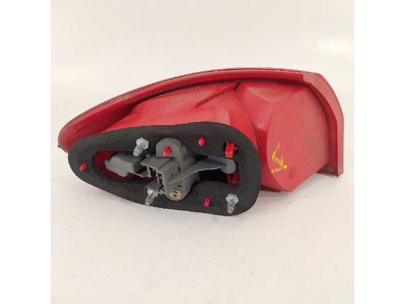 Recambio de piloto trasero derecho para alfa romeo 147 (190) 1.9 jtd distinctive referencia OEM IAM 46556347  