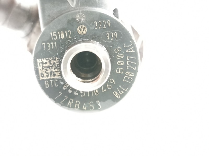 Recambio de inyector para skoda octavia combi (5e5) 2.0 tdi referencia OEM IAM 04L130277AC 0445110469 