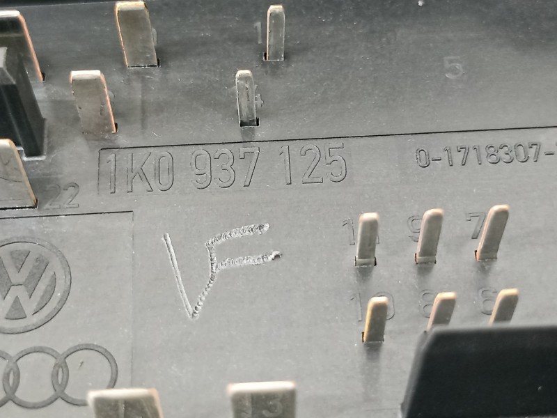 Recambio de caja reles / fusibles para seat leon (1p1) reference referencia OEM IAM 1K0937125  