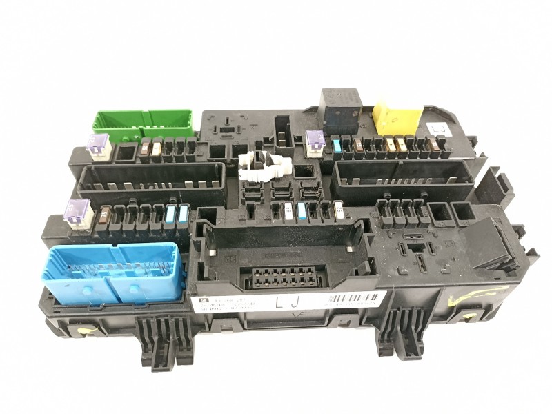 Recambio de caja reles / fusibles para opel zafira b cosmo referencia OEM IAM 13268287 5DK008669 