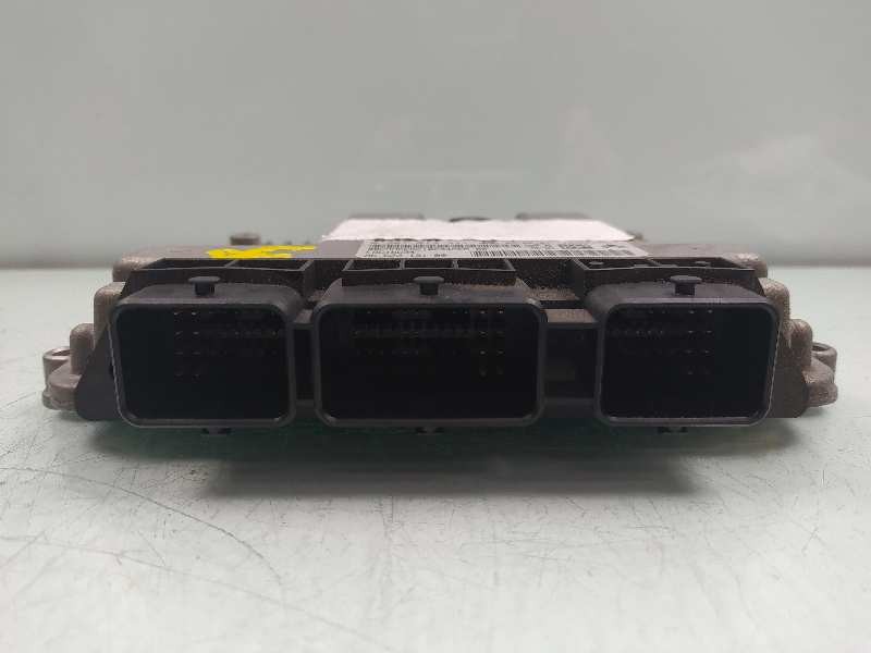 Recambio de centralita motor uce para citroën c4 berlina collection referencia OEM IAM 9662213180 0281013331 