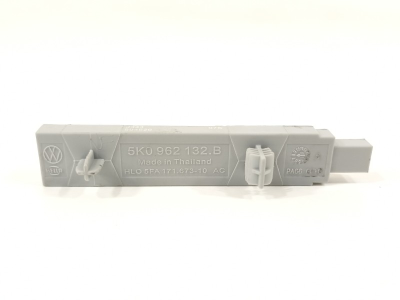 Recambio de antena para seat leon (5f1) cupra 290 referencia OEM IAM 5K0962132B  