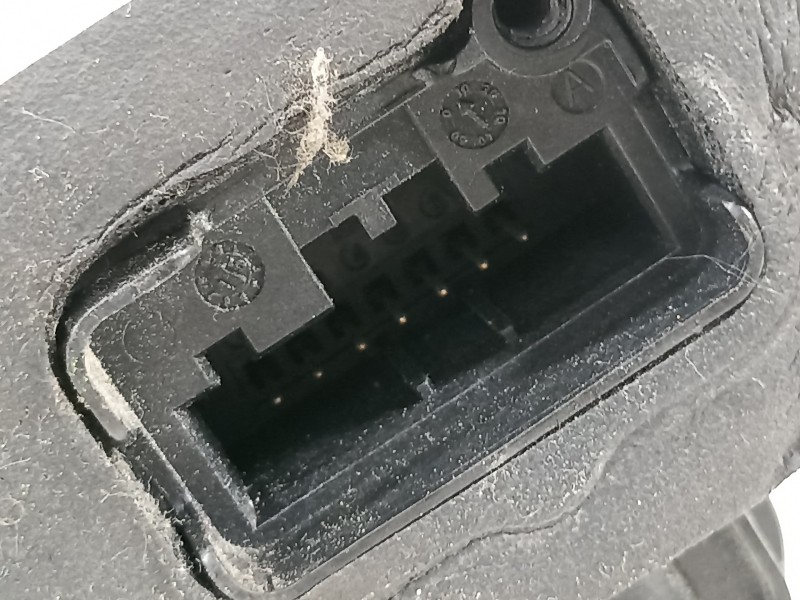 Recambio de cerradura puerta trasera derecha para skoda octavia combi (5e5) 2.0 tdi referencia OEM IAM 5E0839016A  