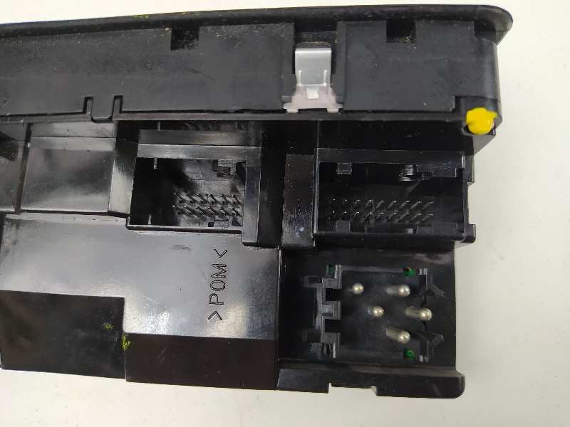 Recambio de mando elevalunas delantero izquierdo para bmw serie 5 berlina (e39) 520d referencia OEM IAM 6904306  