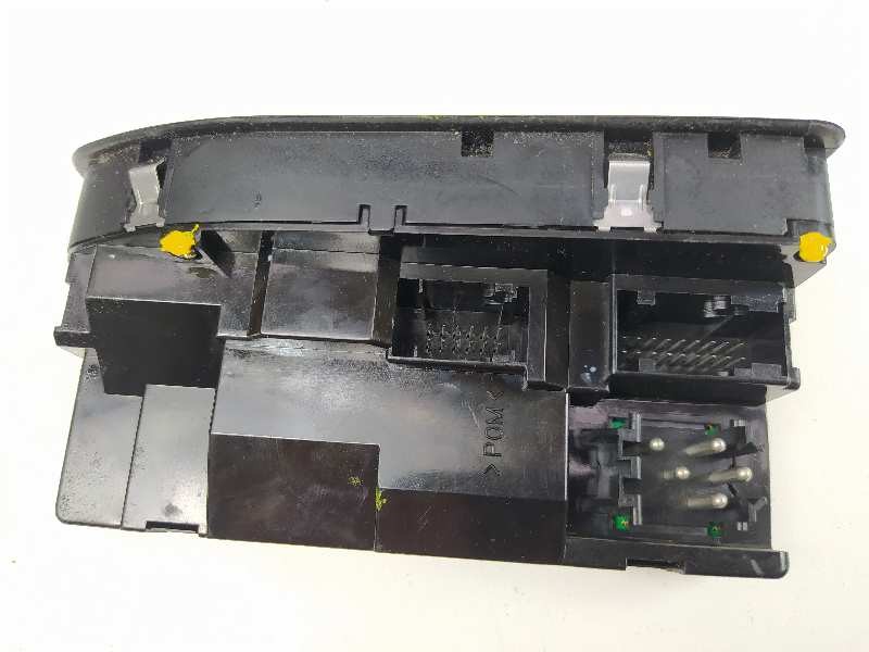 Recambio de mando elevalunas delantero izquierdo para bmw serie 5 berlina (e39) 520d referencia OEM IAM 6904306  
