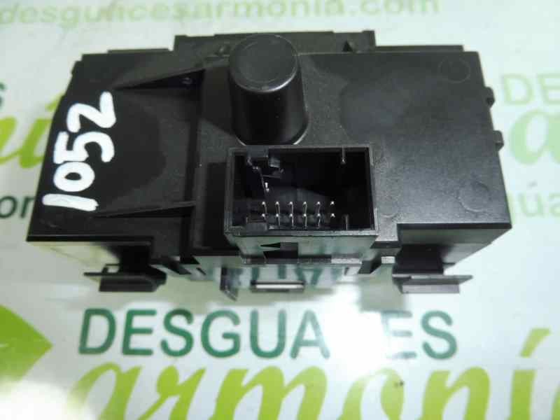 Recambio de mando luces para bmw serie 1 berlina (e81/e87) 118d referencia OEM IAM 6932279403  
