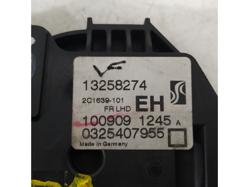 Recambio de cerradura puerta delantera derecha para opel corsa d catch me referencia OEM IAM 13258274  