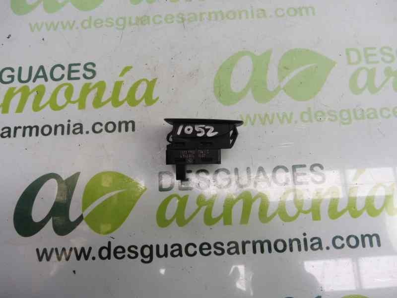 Recambio de mando elevalunas trasero derecho para bmw serie 1 berlina (e81/e87) 118d referencia OEM IAM 6945874  