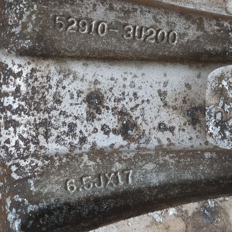 Recambio de llanta para kia sportage concept 4x2 referencia OEM IAM 529103U200  