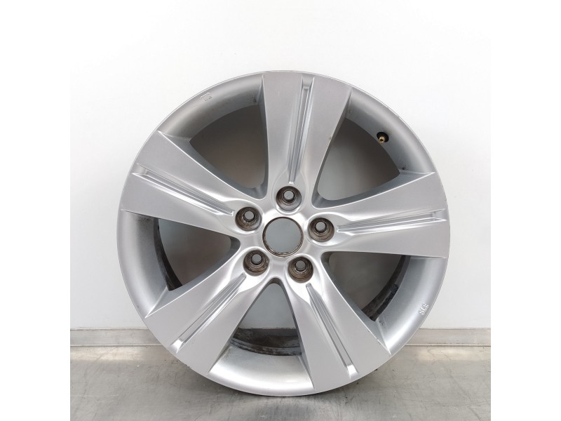 Recambio de llanta para kia sportage concept 4x2 referencia OEM IAM 529103U200  