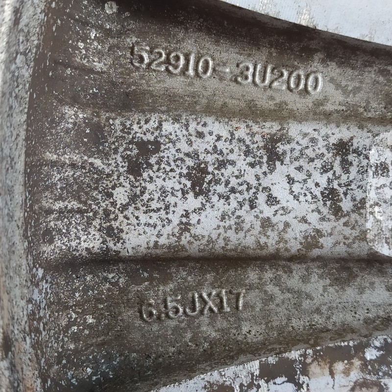 Recambio de llanta para kia sportage concept 4x2 referencia OEM IAM 529103U200  