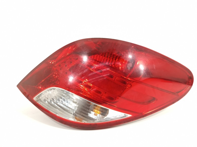 Recambio de piloto trasero derecho para peugeot 207 referencia OEM IAM 9686565980  