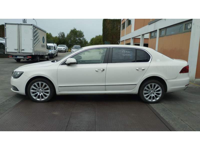 skoda superb ii (3t4) del año 2013