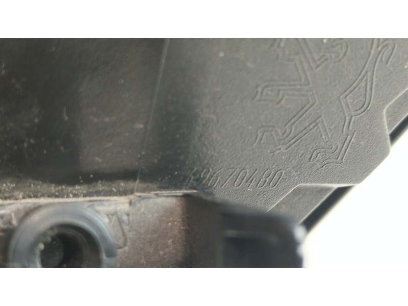 Recambio de rejilla delantera para peugeot 207 referencia OEM IAM 49670480  