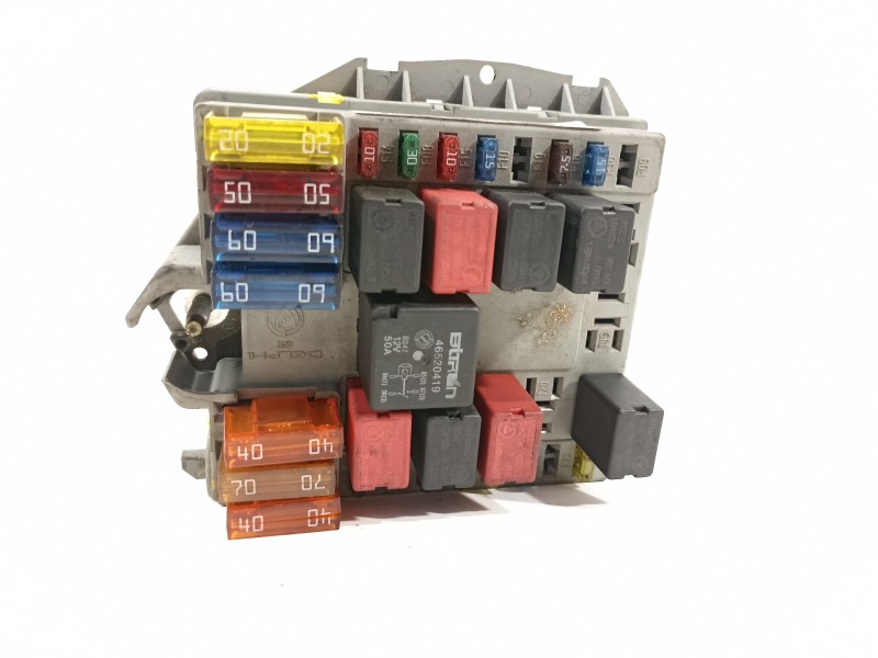 Recambio de caja reles / fusibles para fiat doblo (119) 1.9 jtd elx / dynamic referencia OEM IAM 46752706  