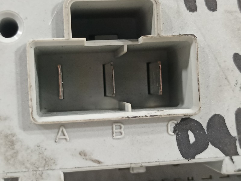 Recambio de caja reles / fusibles para fiat doblo (119) 1.9 jtd elx / dynamic referencia OEM IAM 46752706  