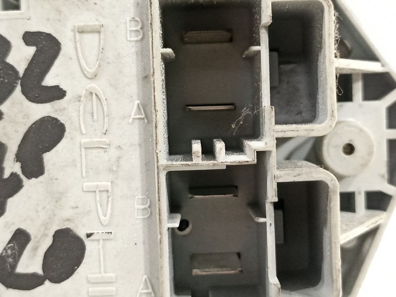 Recambio de caja reles / fusibles para fiat doblo (119) 1.9 jtd elx / dynamic referencia OEM IAM 46752706  