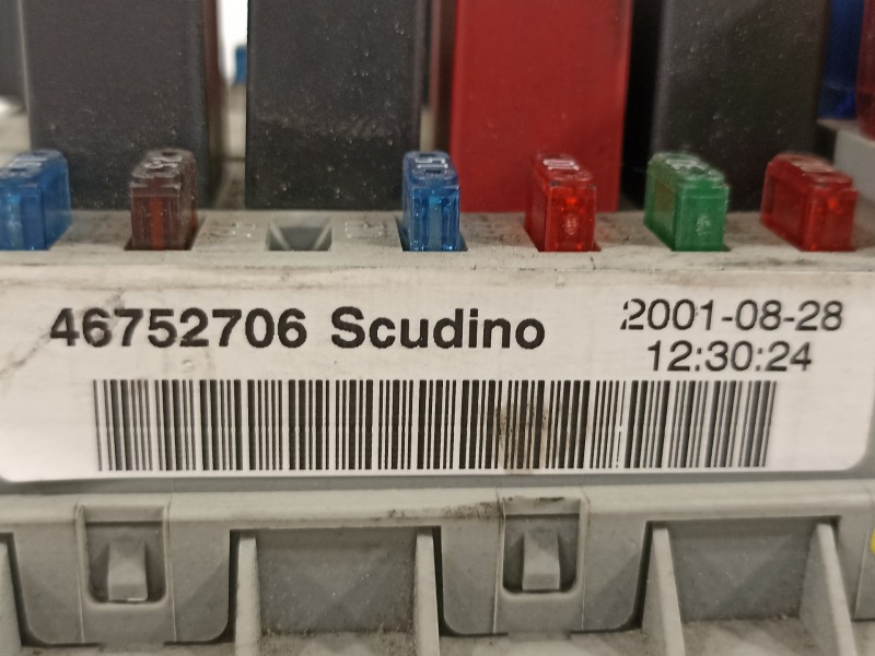 Recambio de caja reles / fusibles para fiat doblo (119) 1.9 jtd elx / dynamic referencia OEM IAM 46752706  